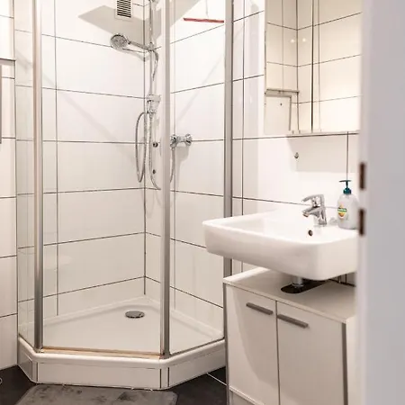 Eindrucksvolles Gruppen- Und Monteursloft